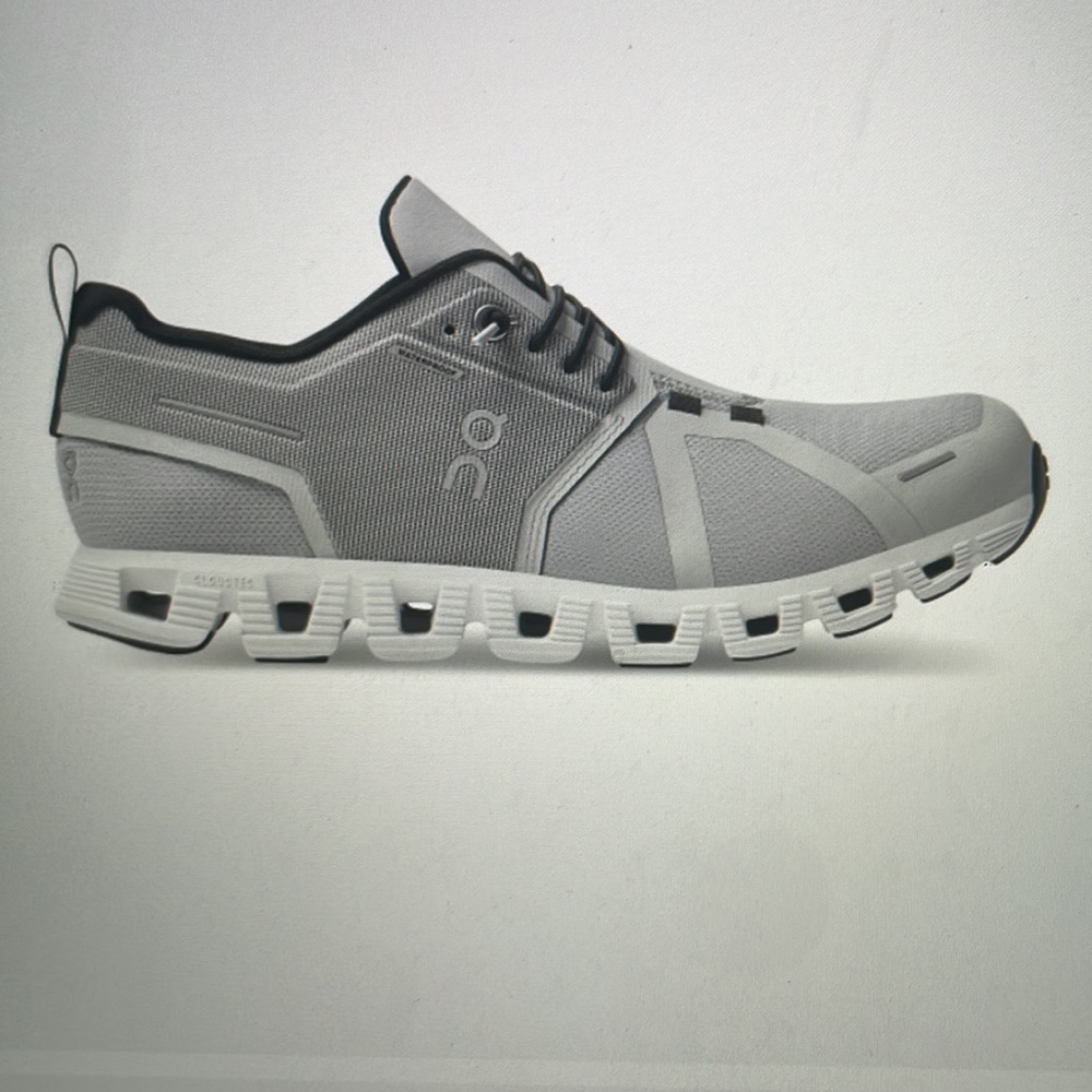 Size 8.5 Women’s New Gen Cloud 5 Waterproof shoes Glacier White WORN ONCE